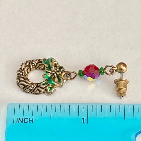 Vintage Christmas Wreath Dangle Charm Earrings Gold Tone Enamel Red Bead Post - Picture 12 of 12